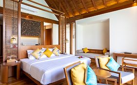 Furaveri Island Resort&Spa